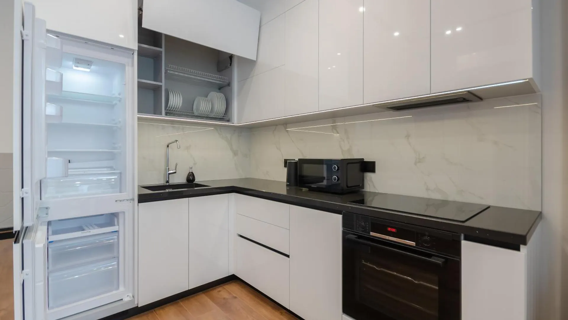 Petrovdom 2-5 New Apartment In Rc Novopecherski Lypky, 19B Andrii Verkhogliad Street Kiev